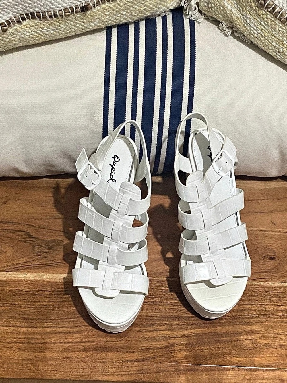 Journee Strappy Platform Sandals in White Like New